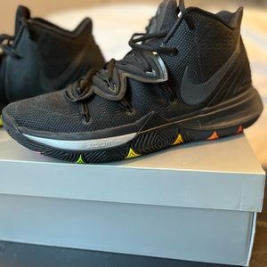 Kyrie 5 (neon sole) mens size 11.5 / includes Original Box
